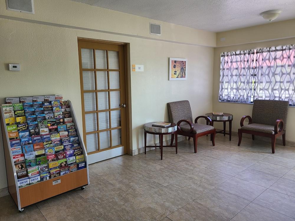 Quality Inn & Suites Orlando East - Ucf Area Alafaya Екстер'єр фото
