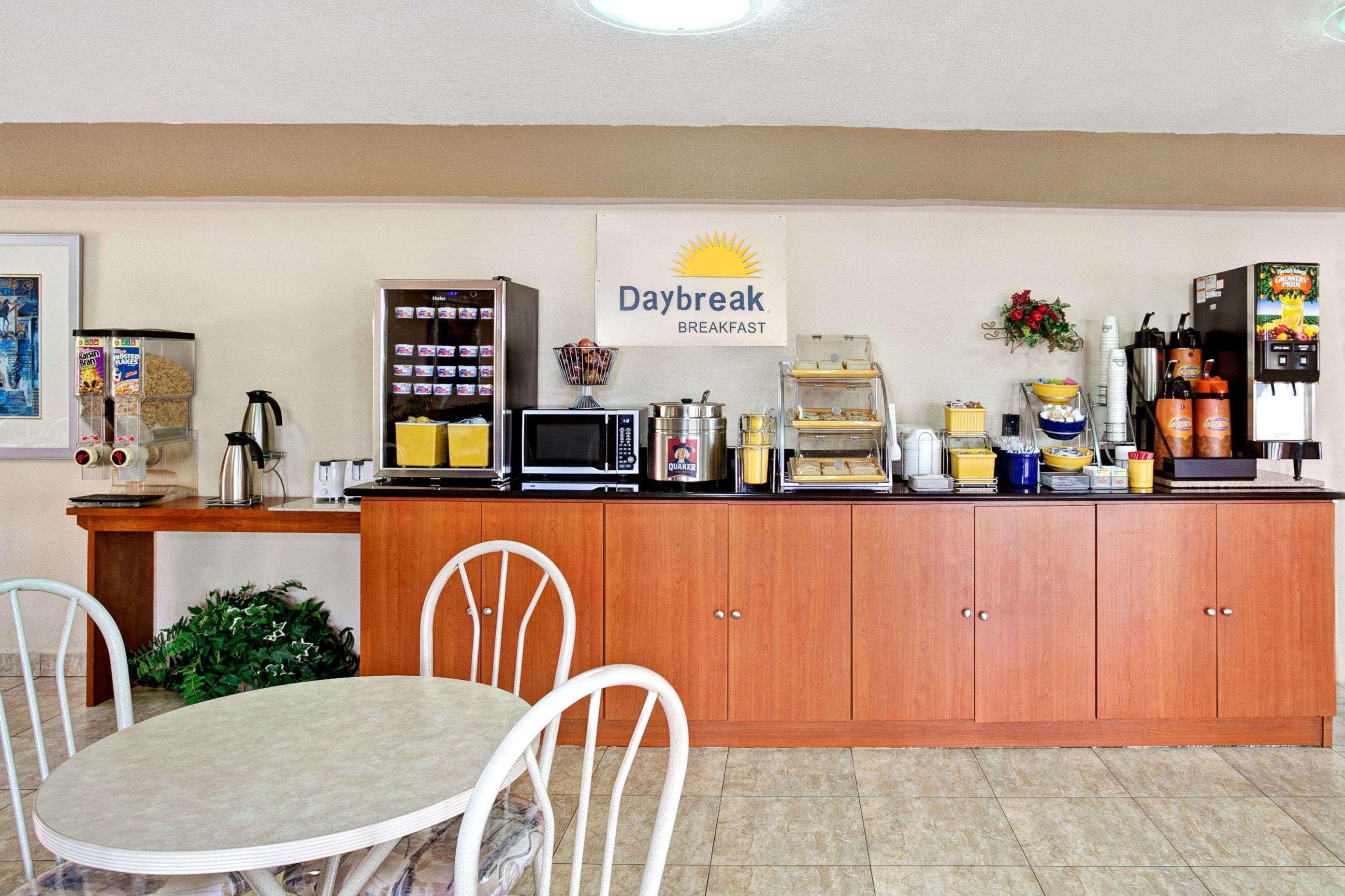 Quality Inn & Suites Orlando East - Ucf Area Alafaya Екстер'єр фото