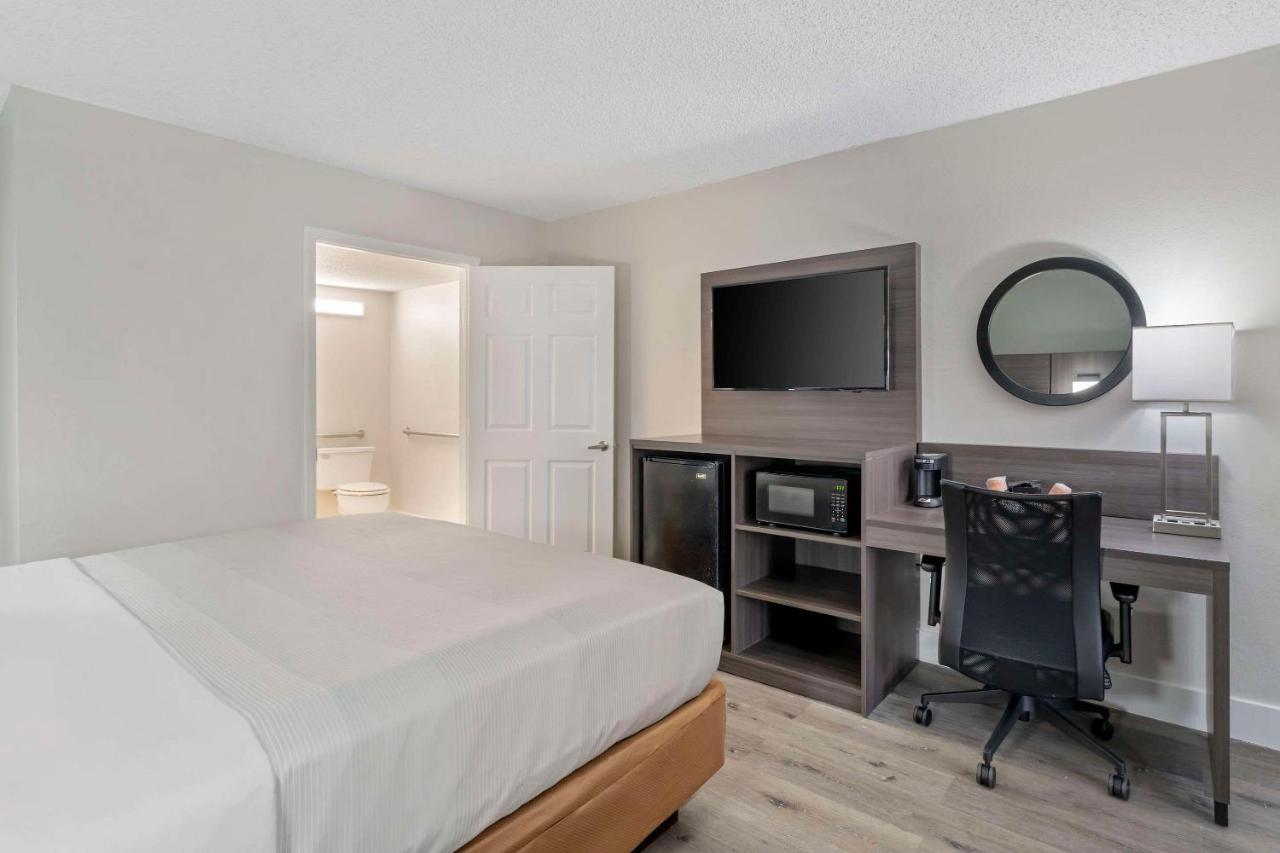 Quality Inn & Suites Orlando East - Ucf Area Alafaya Екстер'єр фото