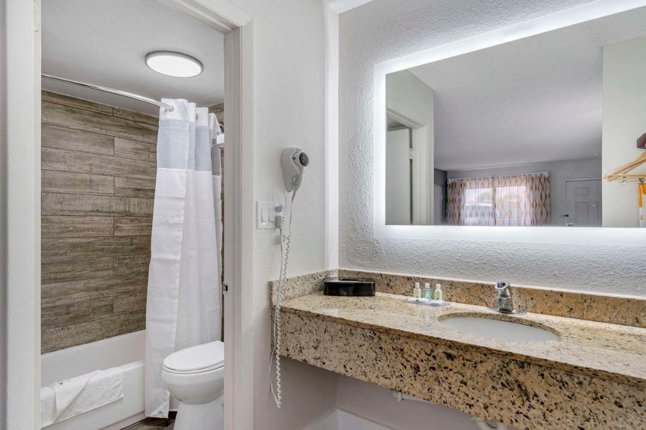 Quality Inn & Suites Orlando East - Ucf Area Alafaya Екстер'єр фото