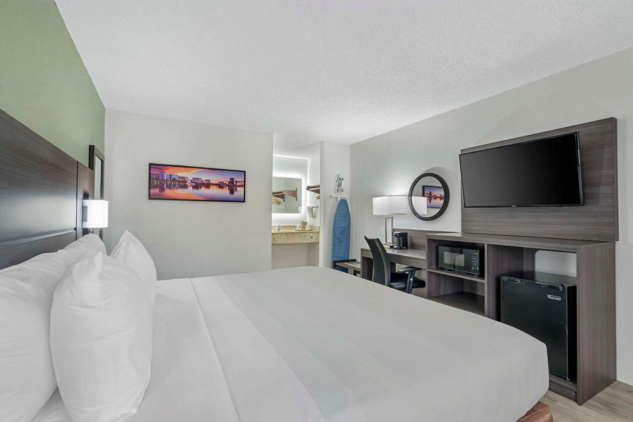 Quality Inn & Suites Orlando East - Ucf Area Alafaya Екстер'єр фото