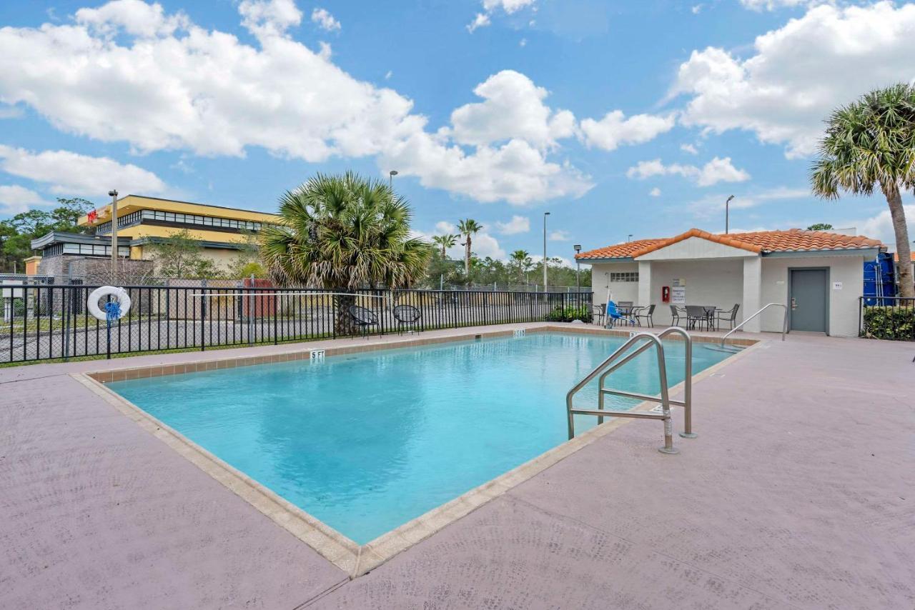 Quality Inn & Suites Orlando East - Ucf Area Alafaya Екстер'єр фото