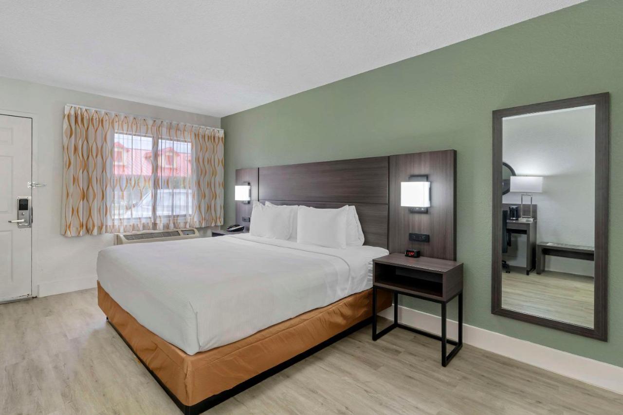Quality Inn & Suites Orlando East - Ucf Area Alafaya Екстер'єр фото