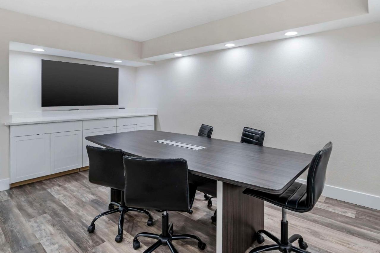 Quality Inn & Suites Orlando East - Ucf Area Alafaya Екстер'єр фото