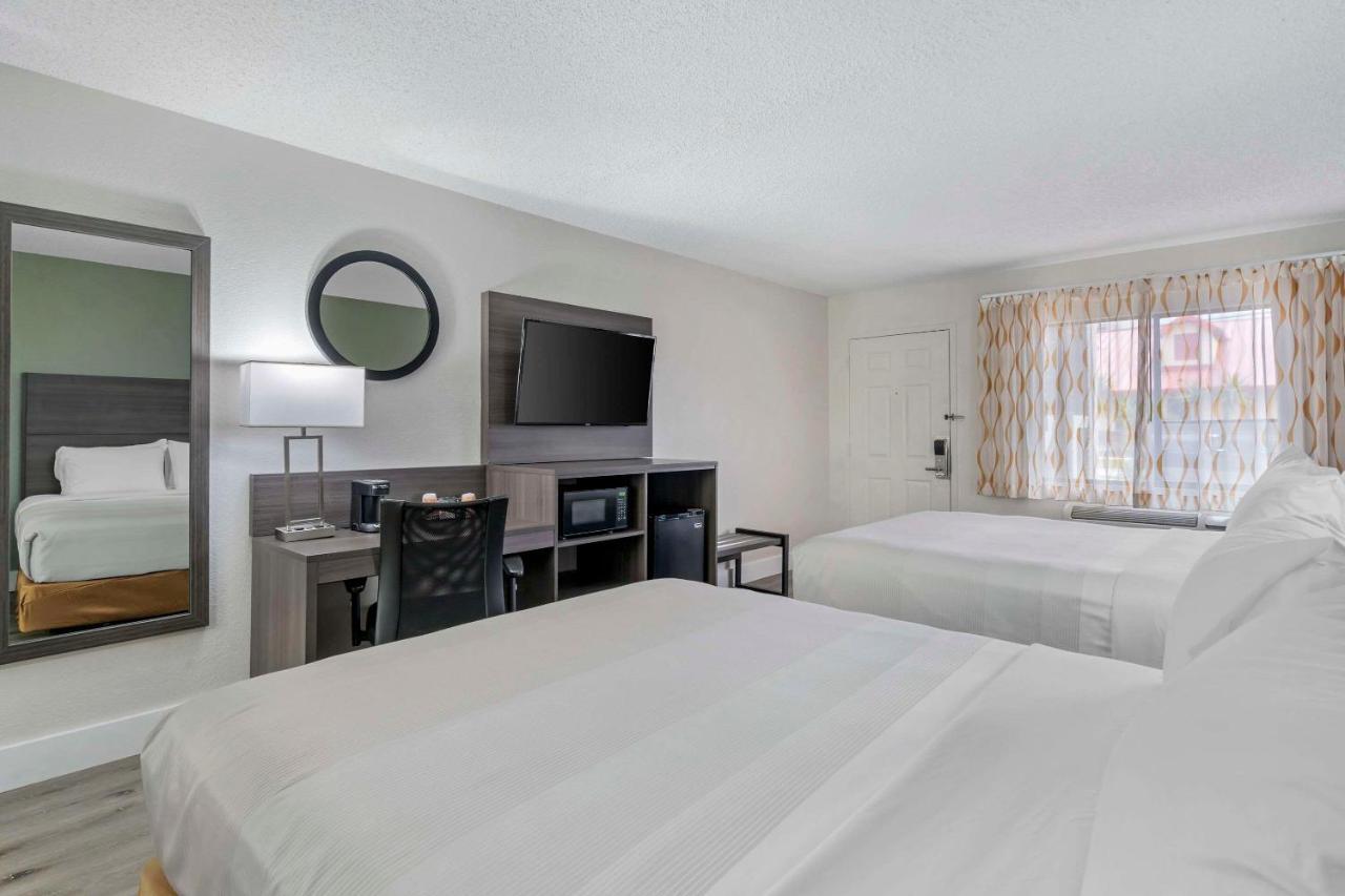 Quality Inn & Suites Orlando East - Ucf Area Alafaya Екстер'єр фото