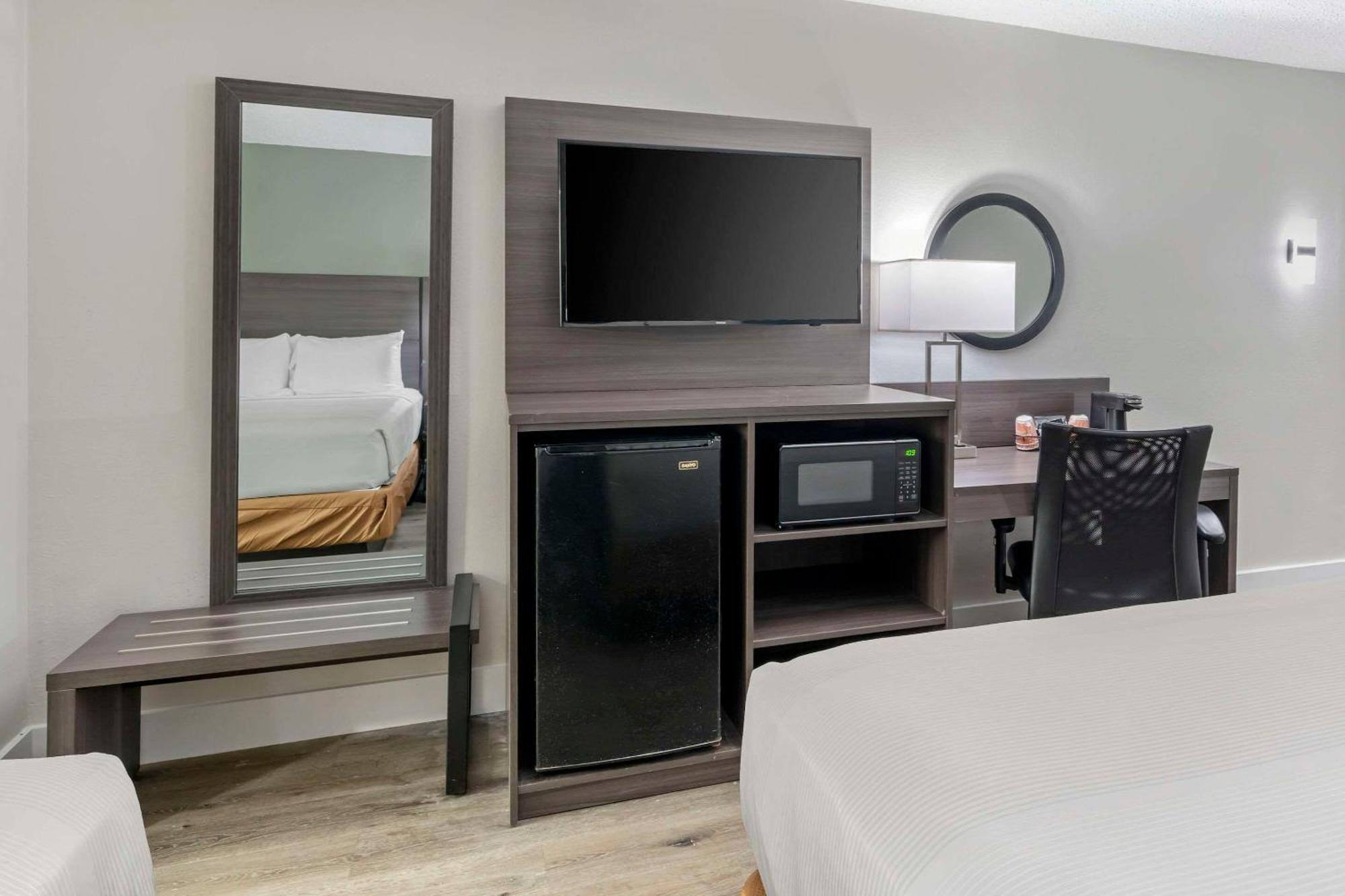 Quality Inn & Suites Orlando East - Ucf Area Alafaya Екстер'єр фото