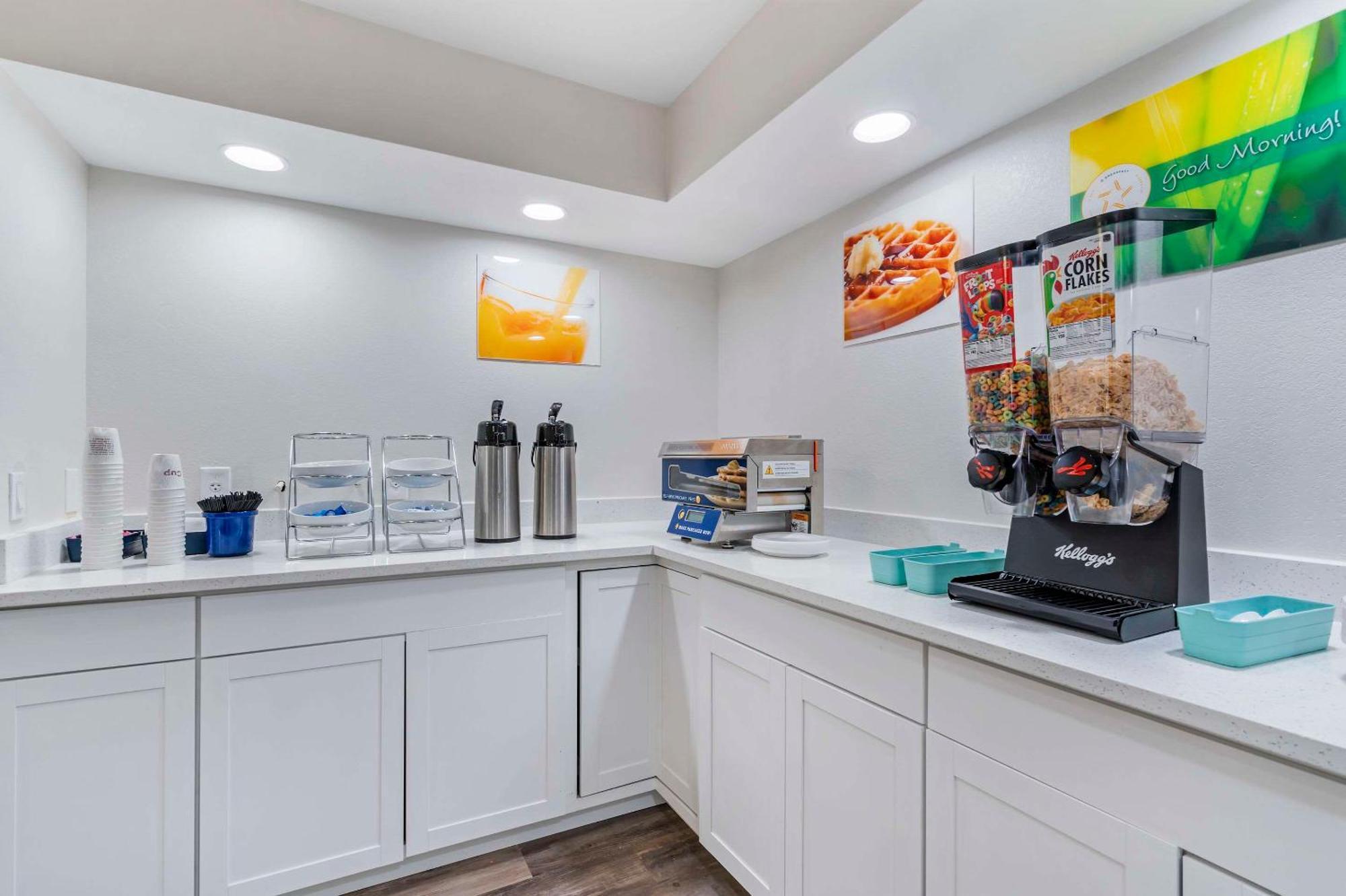 Quality Inn & Suites Orlando East - Ucf Area Alafaya Екстер'єр фото