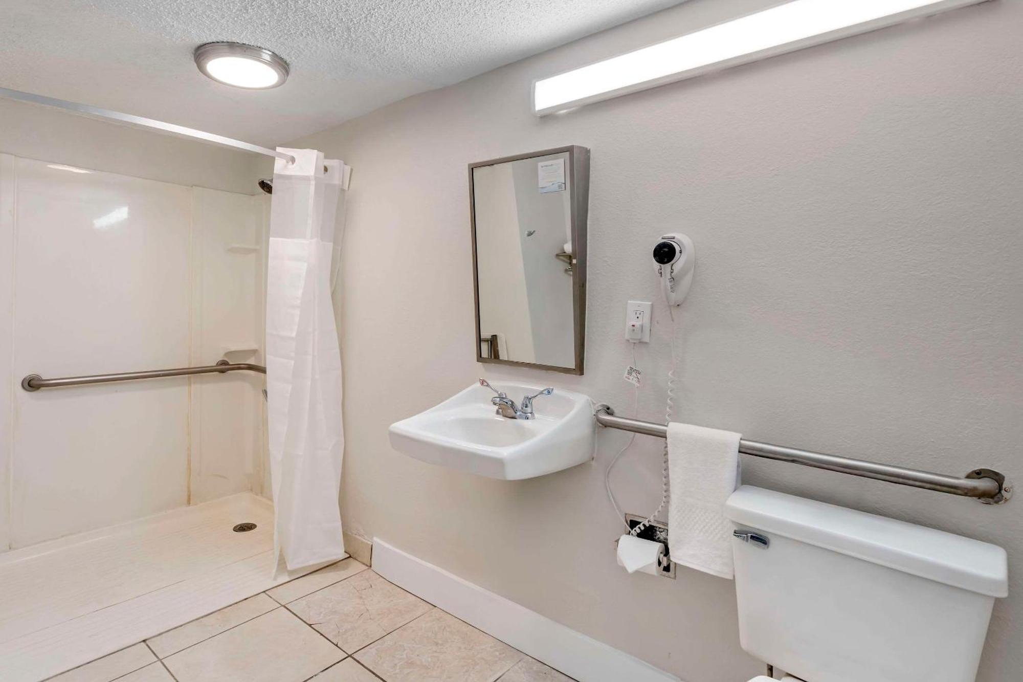 Quality Inn & Suites Orlando East - Ucf Area Alafaya Екстер'єр фото