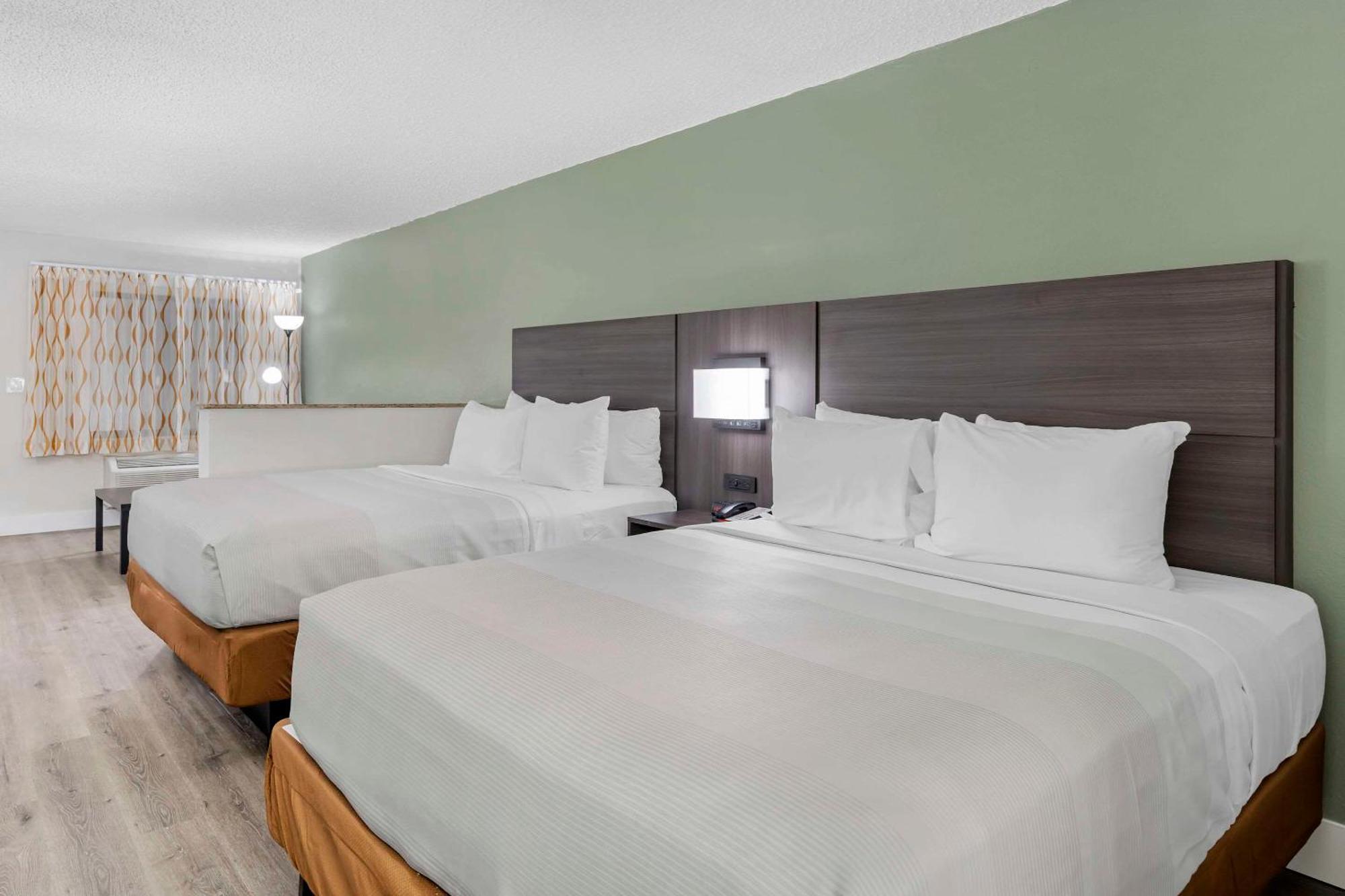 Quality Inn & Suites Orlando East - Ucf Area Alafaya Екстер'єр фото