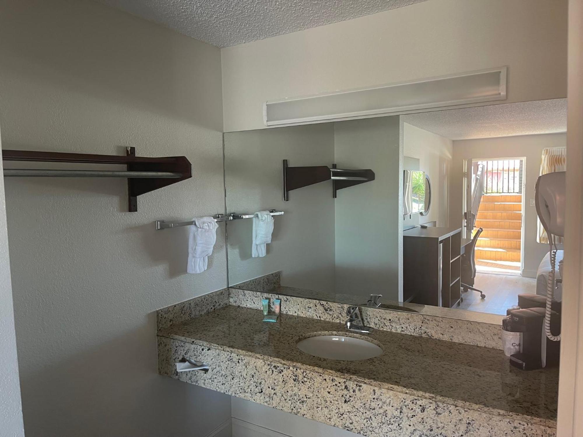 Quality Inn & Suites Orlando East - Ucf Area Alafaya Екстер'єр фото